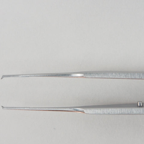 Close up side view of the Castroviejo tissue and suture forceps Bear-ENT Item Number 2.00.22