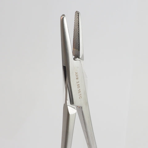 Mayo-Hegar Needle holder with crosshatched surface on tips to provide a secure grip