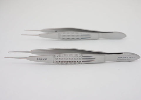 Castroviejo Suture forceps are used in ophthalmologic and plastic procedures near the eyes. 