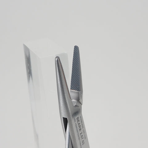 Halsey Needle holder with Serrated tips 2.67.02