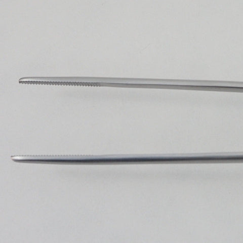 Lucae Dressing forceps with serrated tips, close-up