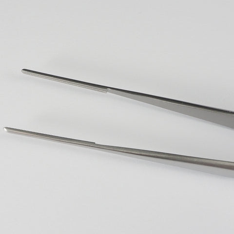 2.01.50 Serrated Tip Close up of DeBakey Tissue Forceps, 16.0cm, 1.5mm Tips