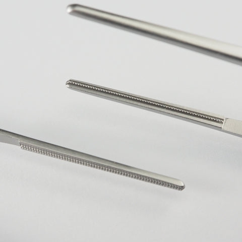 Side by Side close up of  DeBakey Tissue Forceps, 16.0cm, 1.5mm Tips